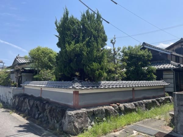 Charming 4DK House on Expansive Land in Nakanishigai - Photo 1