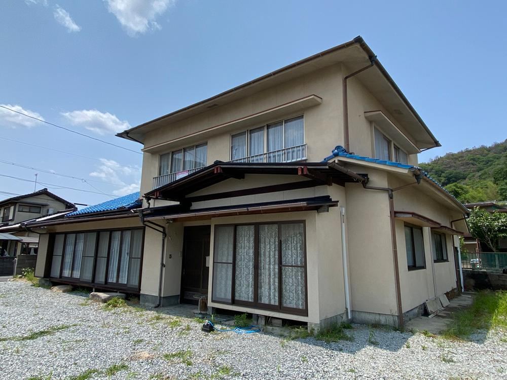 Expansive 8LDK House with Scenic Countryside Views - Photo 1