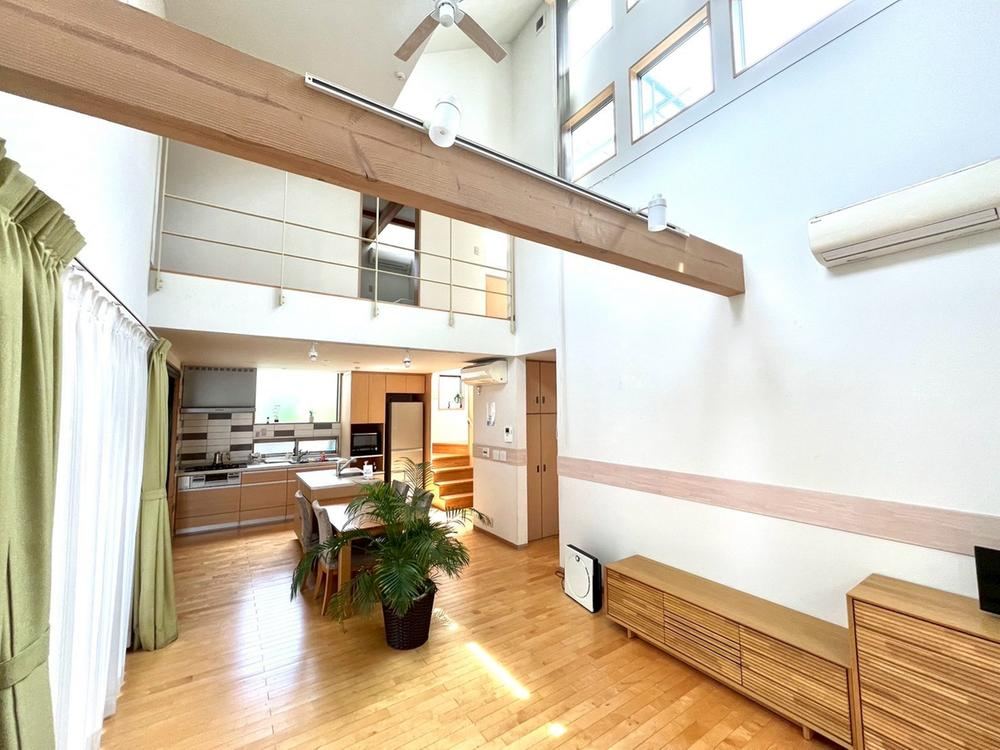 Spacious 4LDK House with High Ceilings in Setagaya - Photo 1