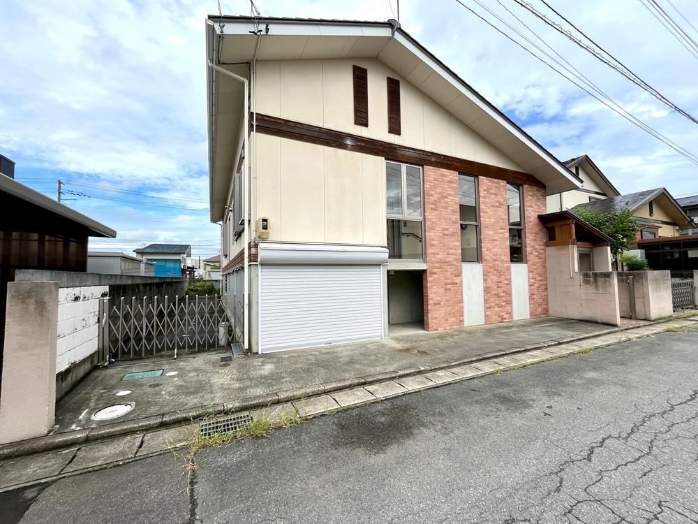 Half-Detached House with Storage and Natural Snow Melting Roof in Yonezawa - Photo 1
