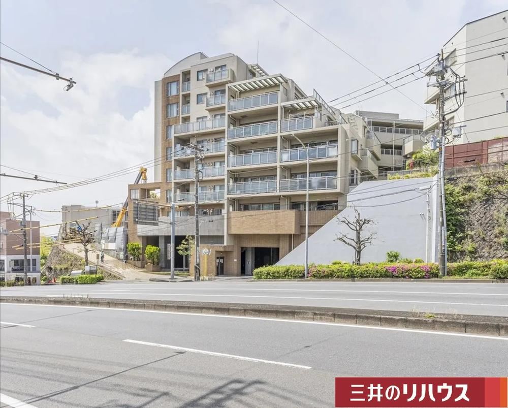4LDK Apartment with Rooftop Terrace in Yokohama - Photo 1