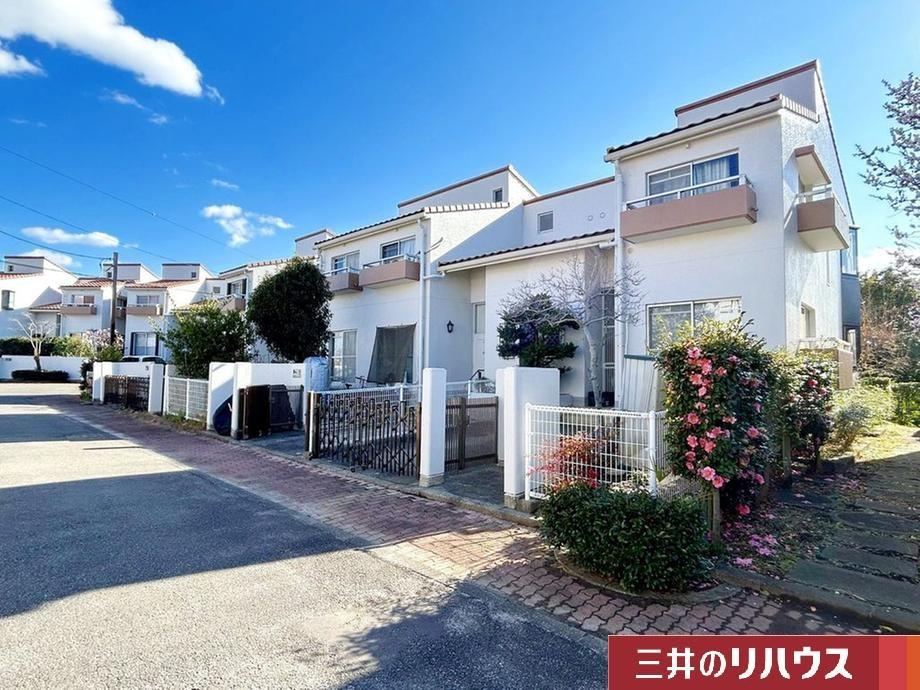 Spacious 4LDK Apartment in Tama with Garden - Photo 1