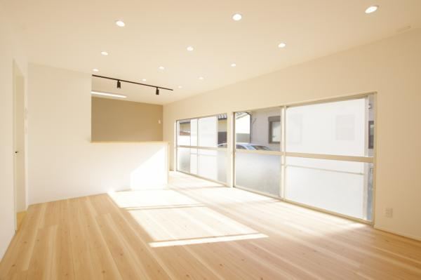 3LDK Detached House with Spacious Living Room in Satoshima - Photo 1