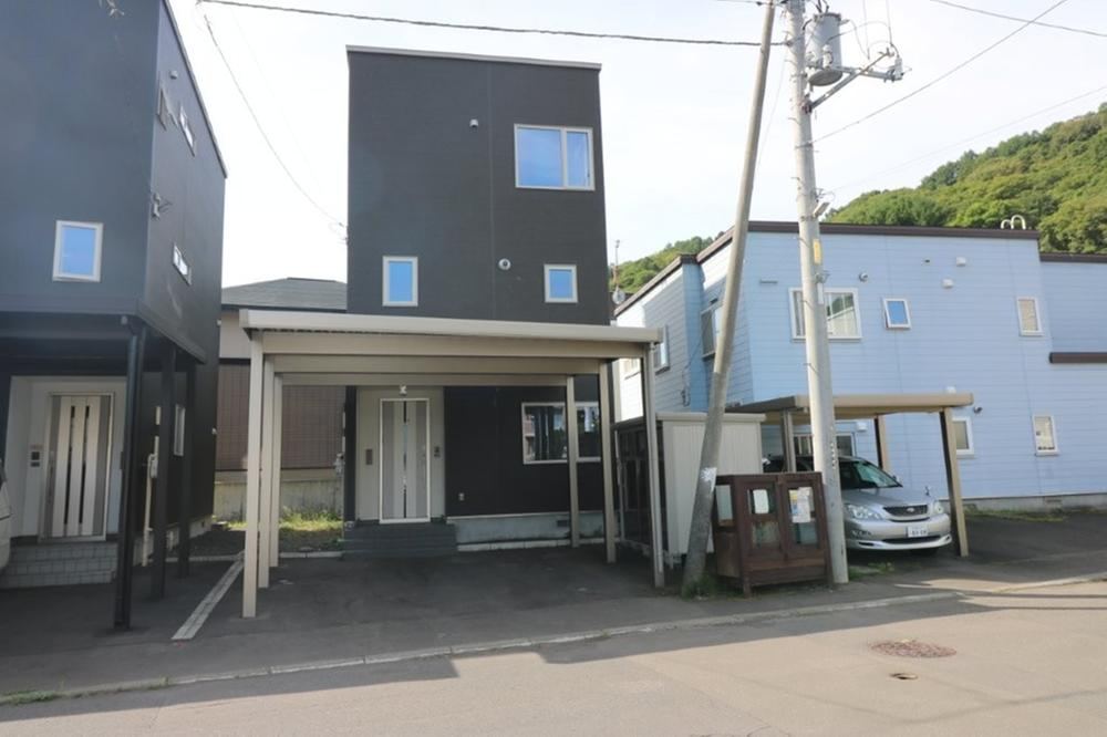 4LDK house in Minami Ward, Sapporo, Hokkaido - Photo 1