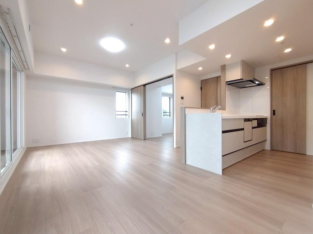 Bright Corner 3LDK Family Apartment in Shiroishi, Sapporo - Photo 1