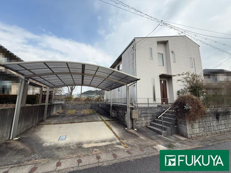 Spacious 4LDK Home with Loft in Matsugaoka - Photo 1