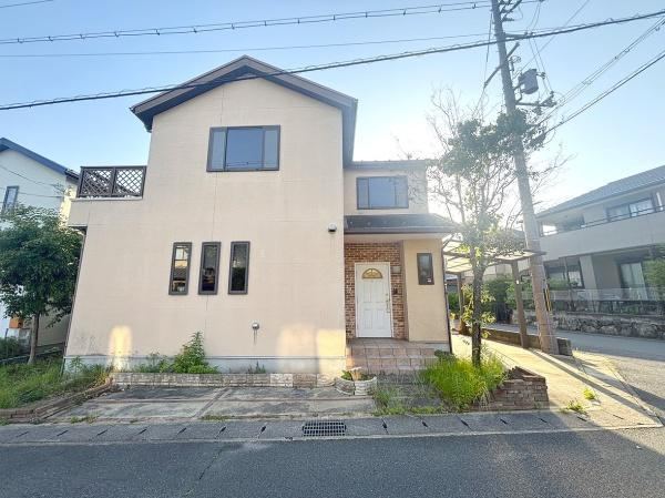 4LDK Family Home in Serene Nishikyo Neighborhood - Photo 1