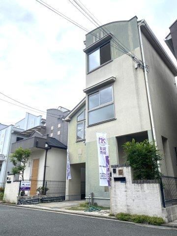 Fully Renovated 4LDK House in Hoshida Kita, Katano - Photo 1
