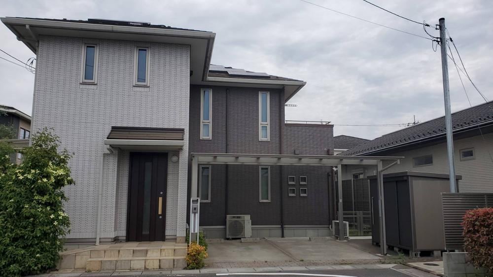 Stylish 3LDK House with Spacious Living Room - Photo 1