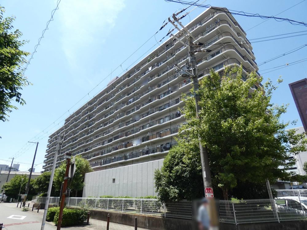 2LDK apartment in Yodogawa Ward, Osaka - Photo 1