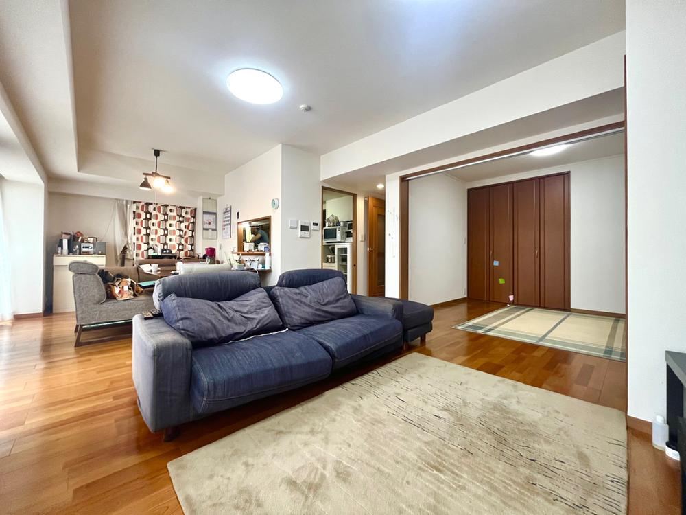 Spacious 3LDK Apartment in Tai-machi - Photo 1
