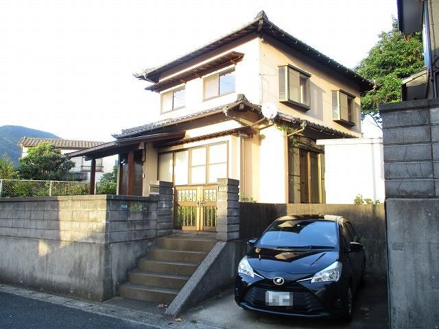 Spacious 5LDK+S Home in Quiet Residential Area - Photo 1