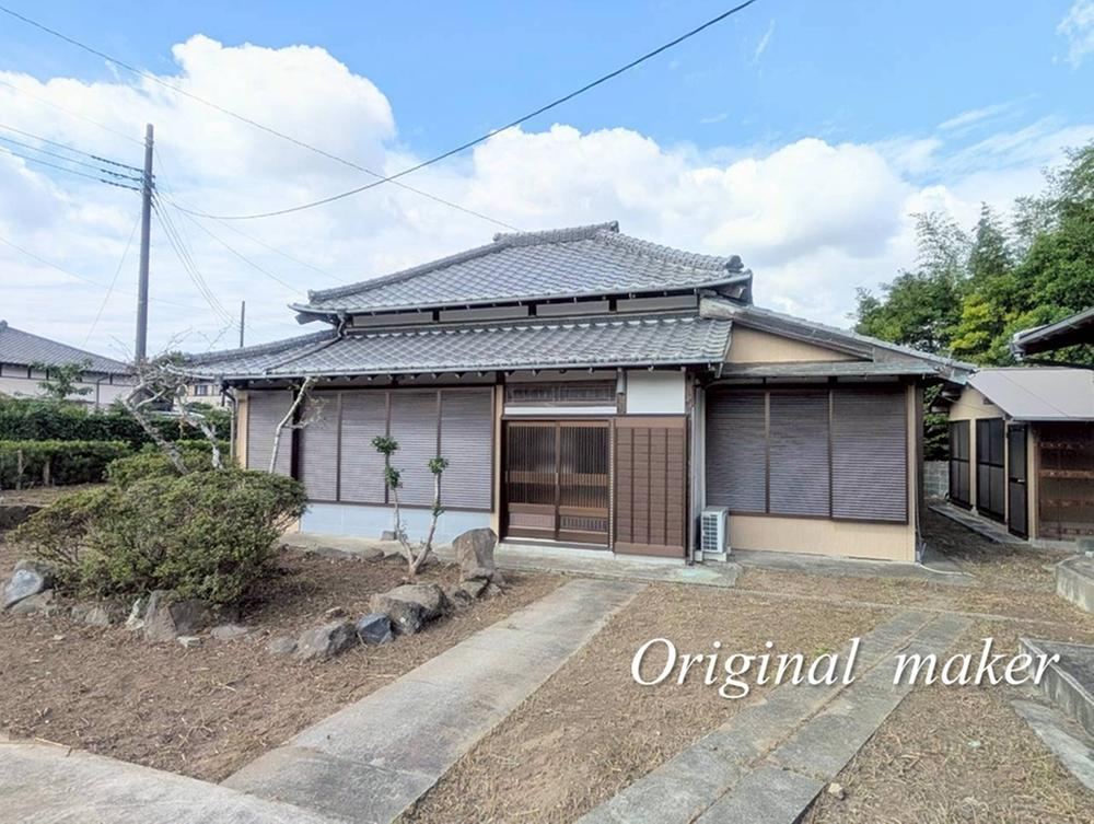 Traditional House with Garden and Outbuildings in Ichihara - Photo 1
