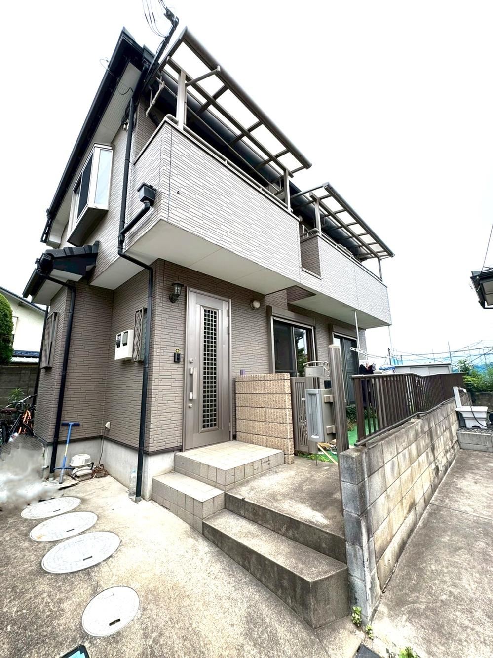 Eco-Friendly 4LDK House with Solar Power - Photo 1