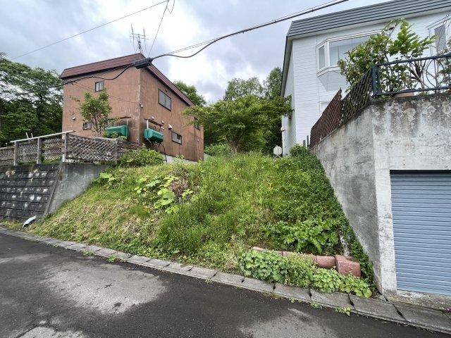 Elevated Land in Sakura 5 - Photo 1