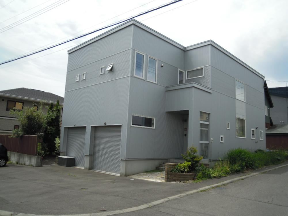 Family-Friendly 4LDK House Near Schools - Photo 1