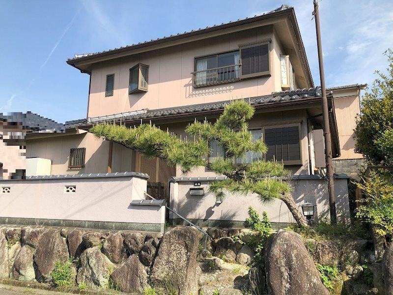 Large 4LDK House with Garage in Sakuradai - Photo 1