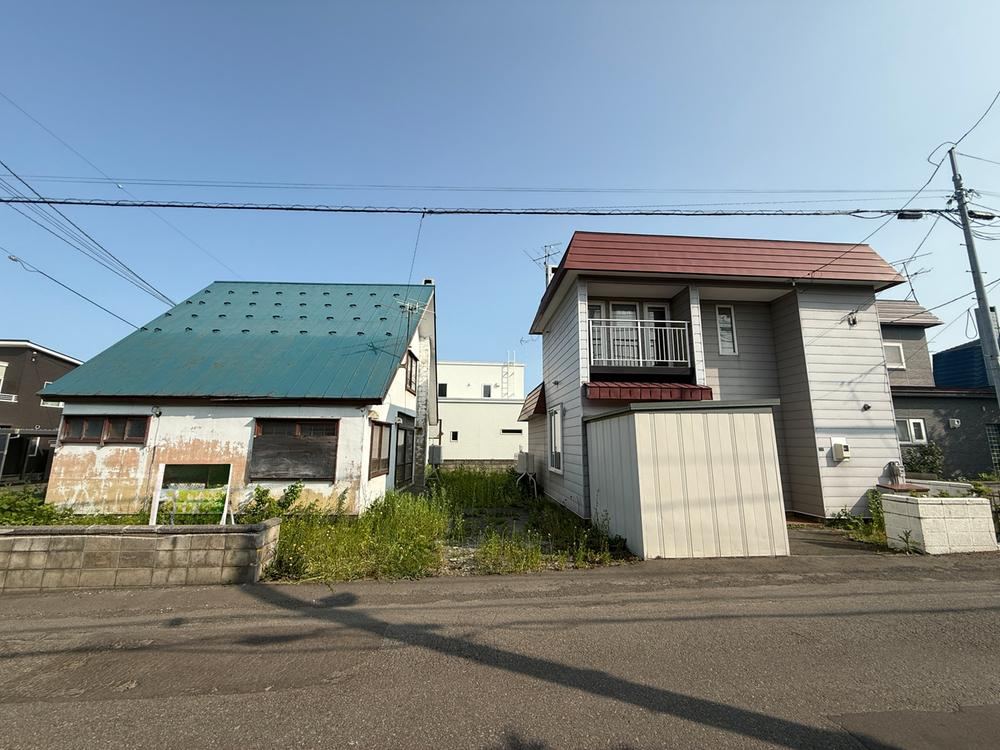 317 m² land in Nishi Ward, Sapporo, Hokkaido - Photo 1