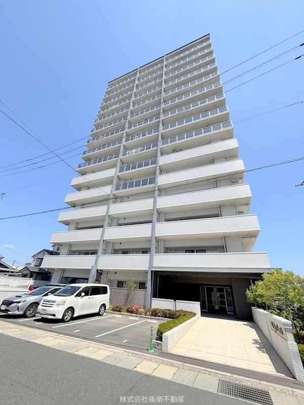 3LDK apartment in Minami Ward, Okayama - Photo 1