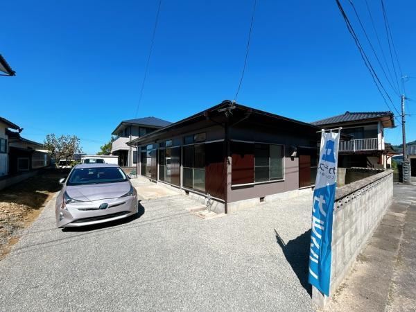Charming 3LDK Home with Garden in Hikawa Town - Photo 1