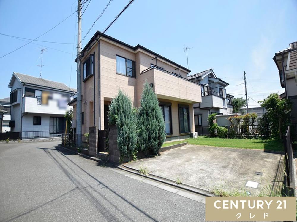 Spacious 3LDK House on Northwest Corner Lot - Photo 1