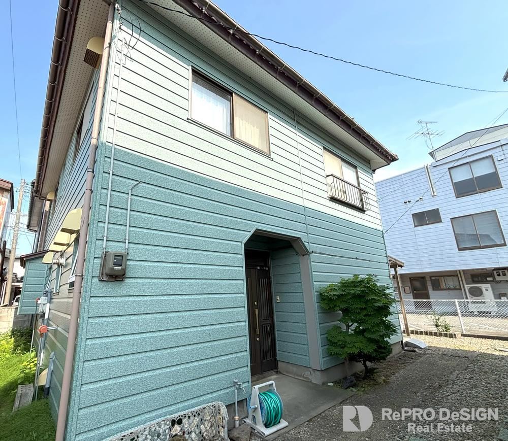 Spacious 6DK Home with Great Amenities in Akita - Photo 1