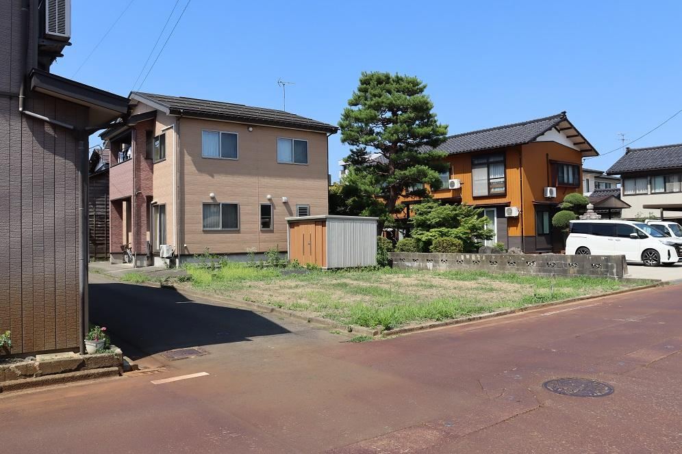 Affordable Corner Lot in Honcho 4-Chome - Photo 1