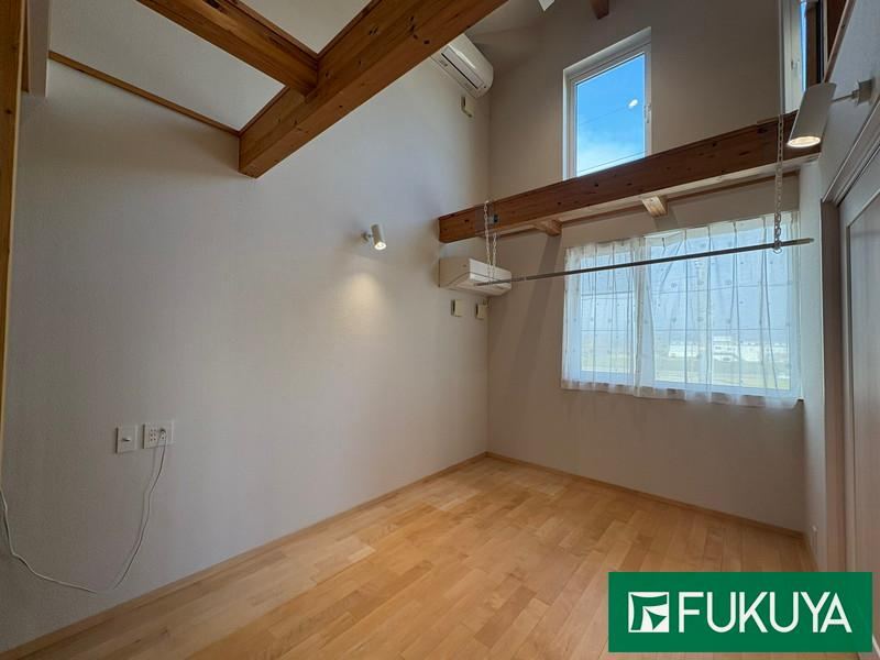 Spacious 3LDK+S House in Miyake-cho - Photo 1