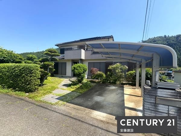 Eco-Friendly 4LDK with Solar Power in Hanno - Photo 1