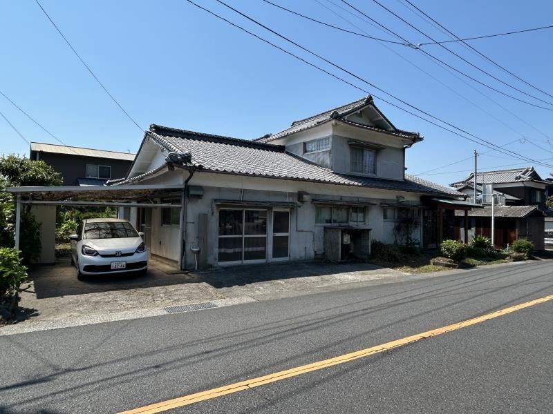 Large 8DK Detached House with Spacious Garden in Usuki, Oita - Photo 1