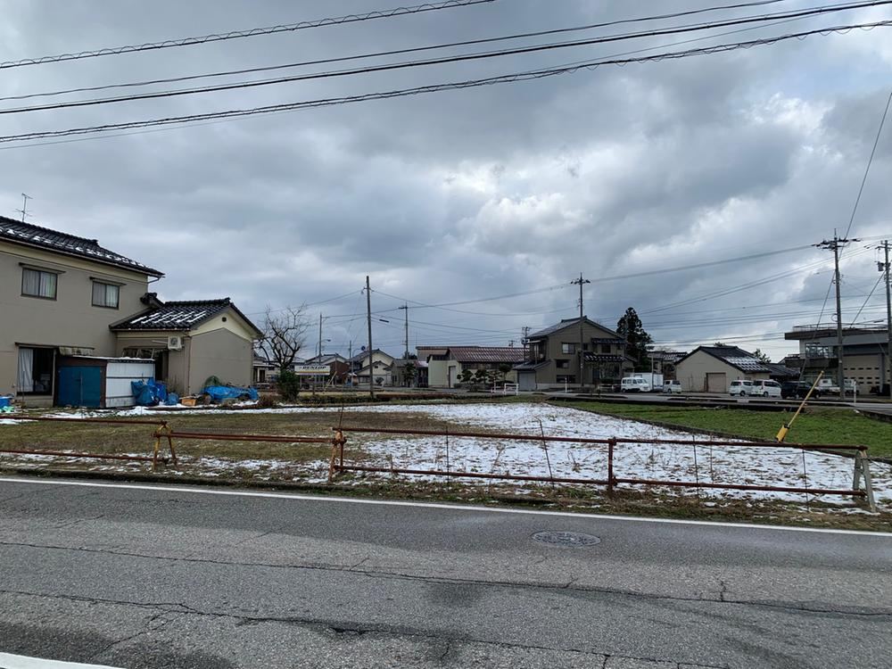 232 m² land in Uozu, Toyama - Photo 1