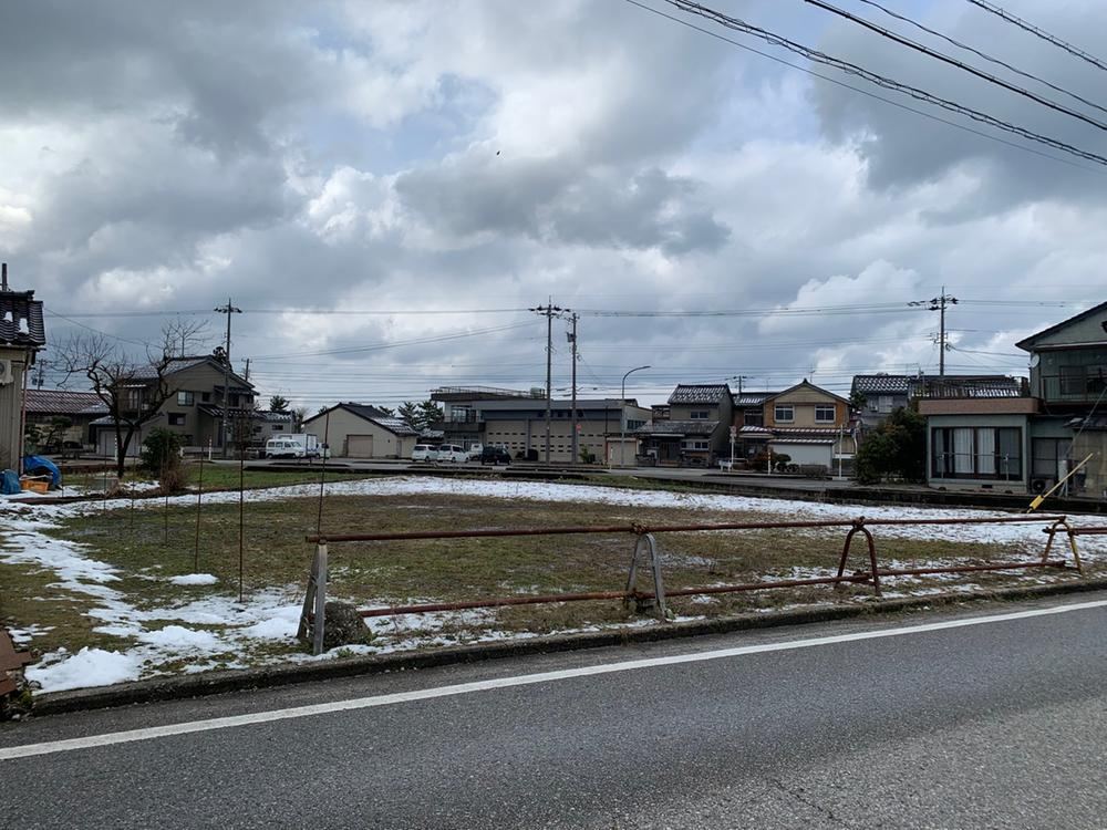 187 m² land in Uozu, Toyama - Photo 1