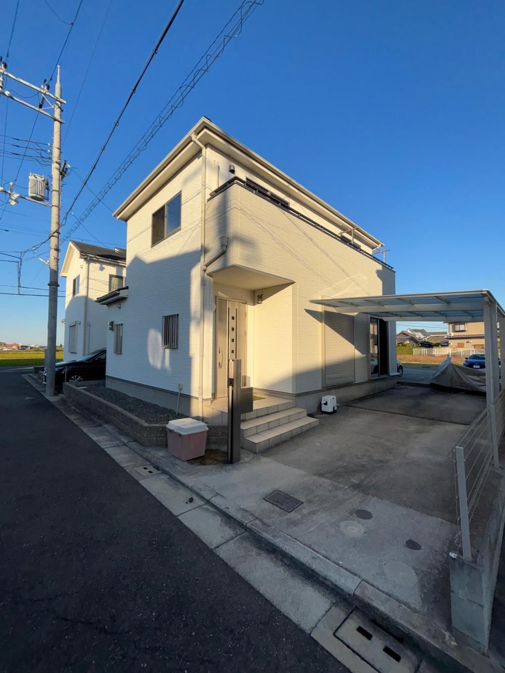 Spacious 4LDK Home with Room for Two Cars in Sakai, Osaka - Photo 1