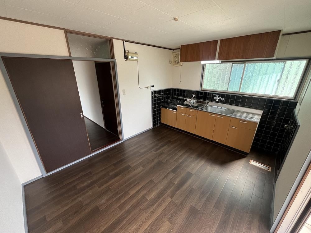 Renovated 5DK+S House in Arai-cho - Photo 1