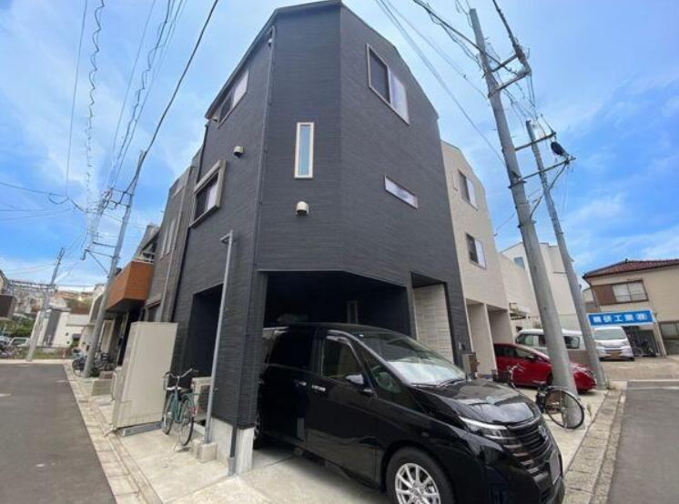 Spacious 3LDK Home with Great Views - Photo 1