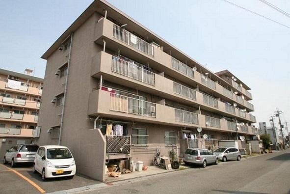 3DK apartment in Wakayama, Wakayama - Photo 1