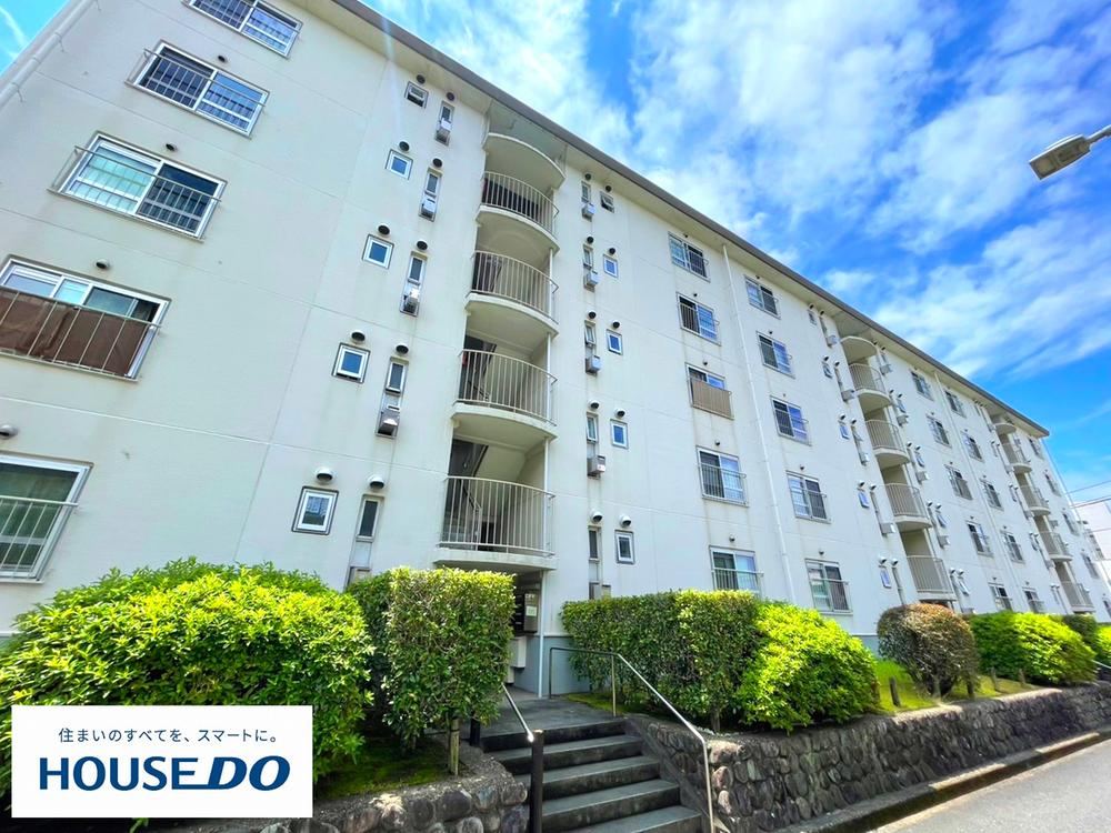 3DK apartment in Hirakata, Osaka - Photo 1