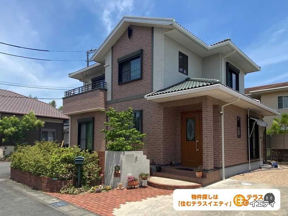 Charming 4LDK Home in Quiet Danchi Area - Photo 1