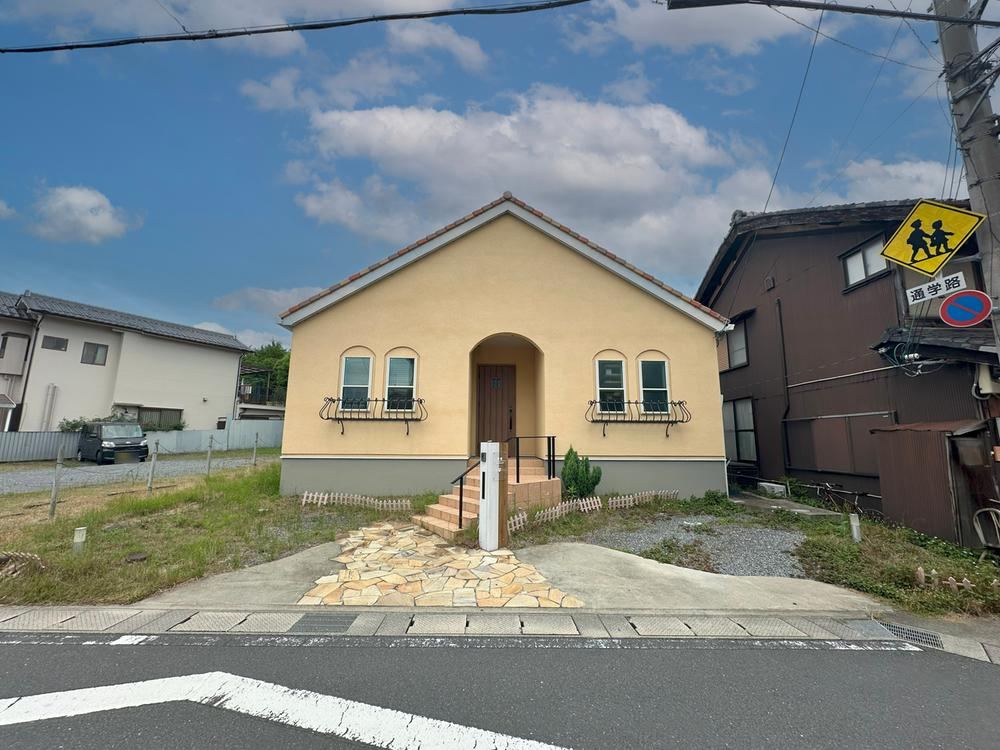 Custom-Built 3LDK House by Sumitomo Forestry in Kameoka - Photo 1