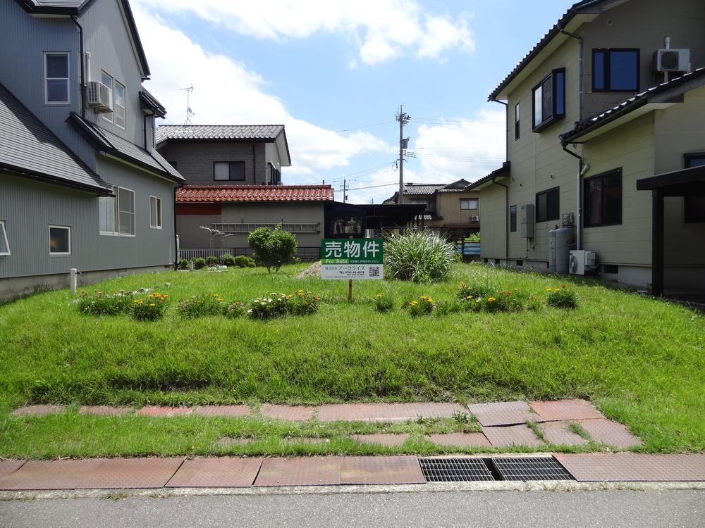 180 m² land in Komatsu, Ishikawa - Photo 1