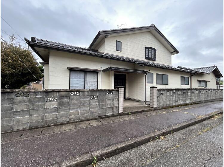 Spacious 7LDK House Near Kinjo Higashi Elementary School - Photo 1