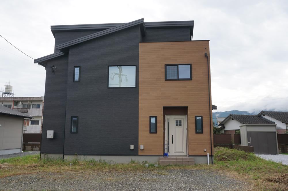 Modern 4LDK Home in Ukiha - Photo 1