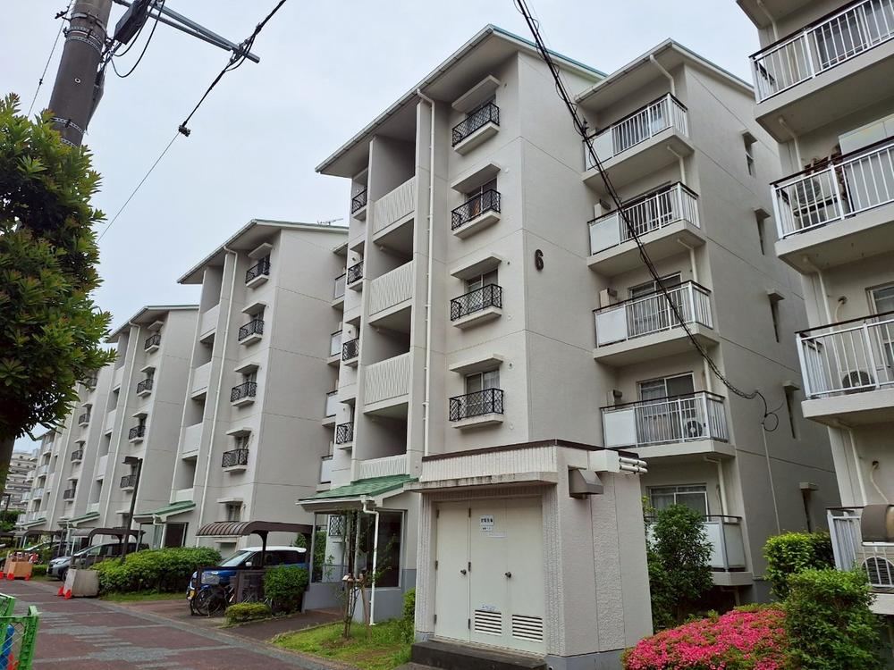 Spacious 3LDK Apartment in Chigasaki - Photo 1
