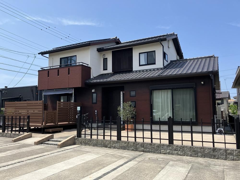 Comfortable 6LDK Home with Floor Heating in Wakamatsu, Kitakyushu - Photo 1