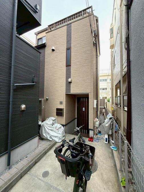 2SLDK House with Parking Near Akabane-Iwabuchi Station - Photo 1