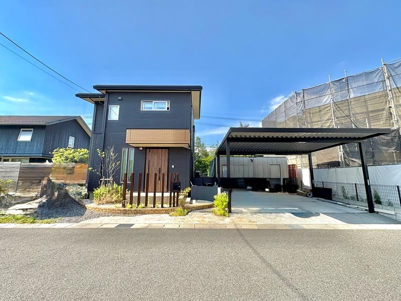 Custom I-Jo House with Full Floor Heating in Hachihonmatsu - Photo 1