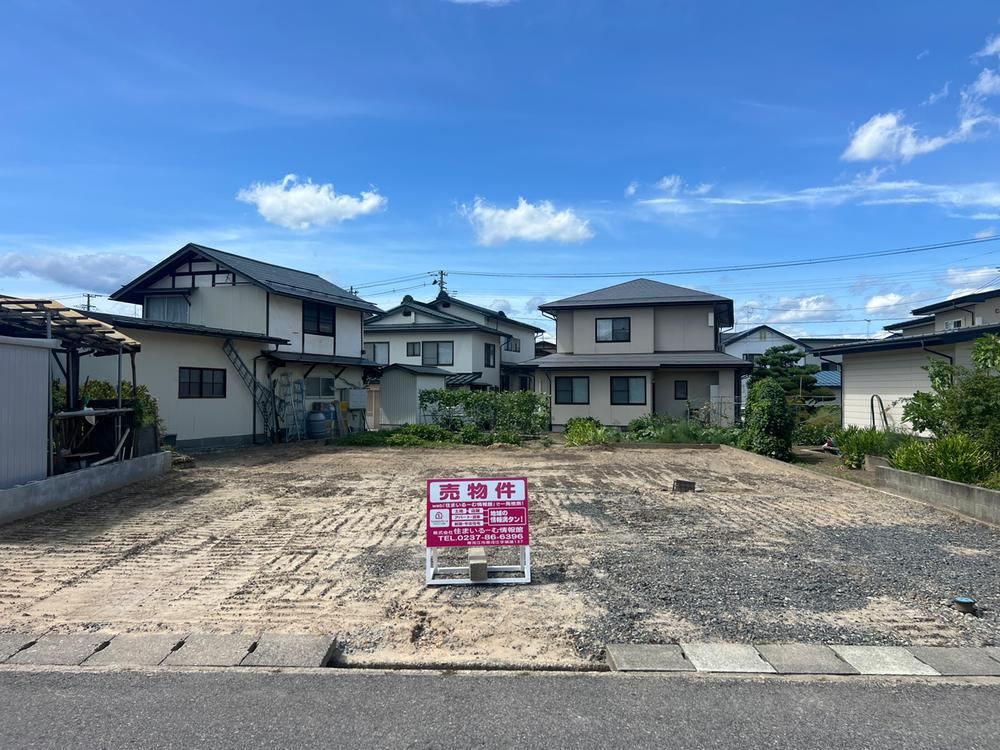 Spacious Land with Mountain Views in Funabashi - Photo 1