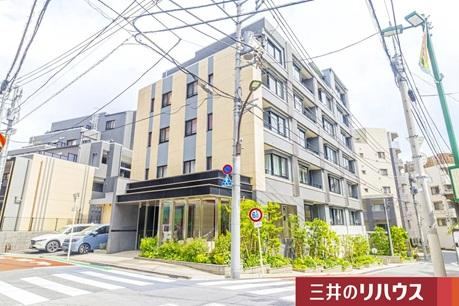 1LDK+S apartment in Shinjuku Ward, Tokyo - Photo 1