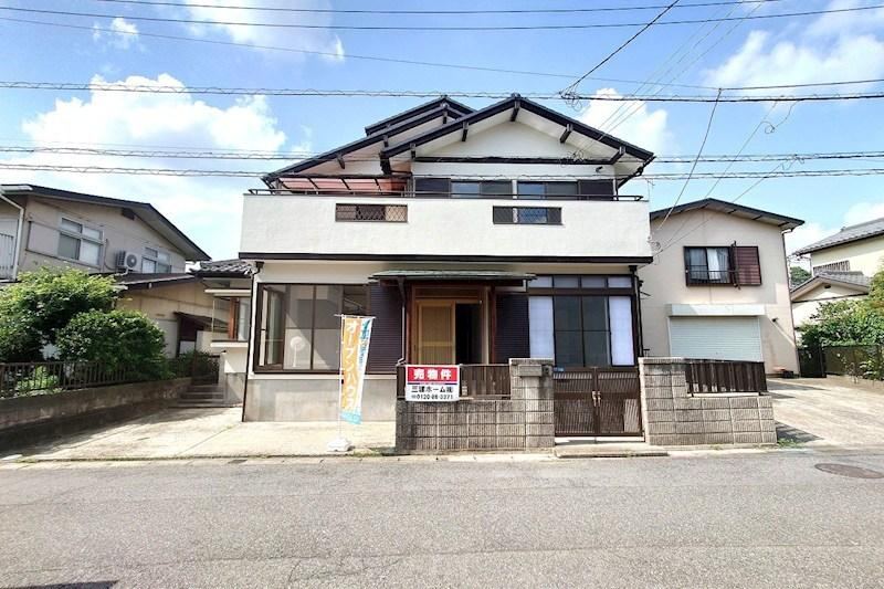 Charming 7LDK Home in Namiki 8 - Photo 1