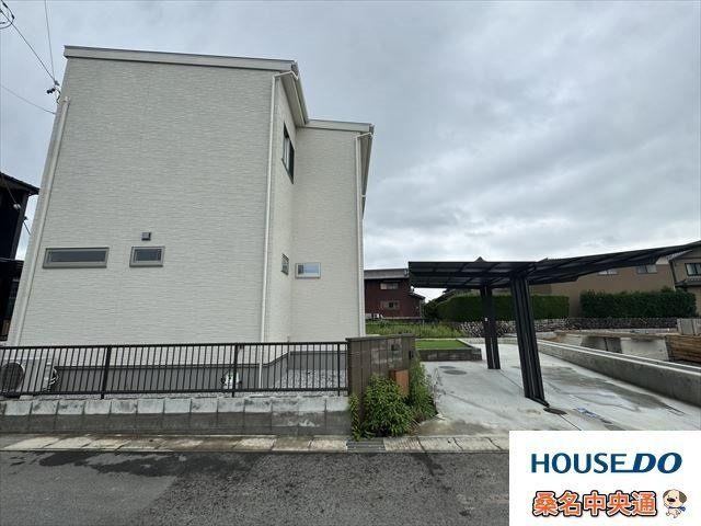 Modern 3LDK House with Solar Power System - Photo 1